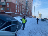 В Норильске насмерть сбили мужчину, менявшего колесо на обочине