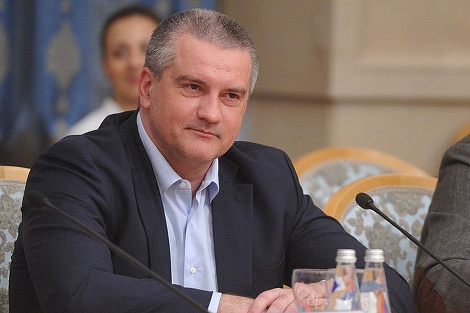 Аксенов объявил 25 апреля и 11 июля выходными днями в Крыму