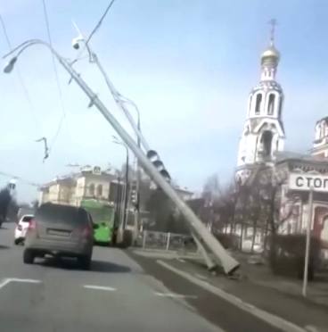 Обрыв провода: в Казани приостановлено движение троллейбусов