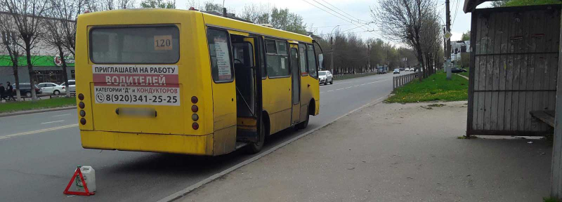 В Иванове пенсионерка разбила голову при падении из автобуса