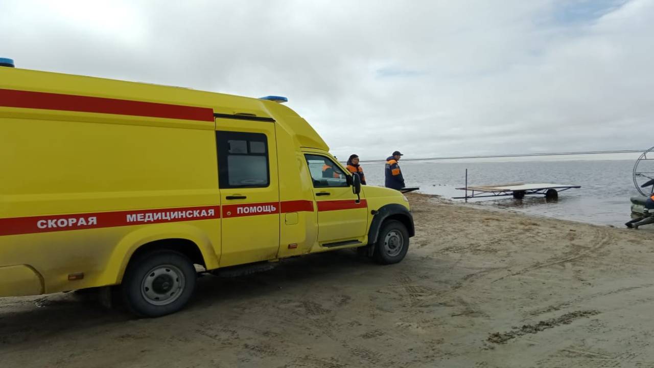Ямалспасовцы помогли пожилой тундровичке добраться до ЦРБ