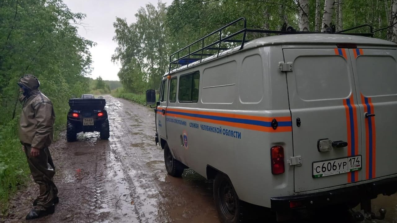 Пенсионерку и двух рыбаков ищут спасатели в Челябинской области