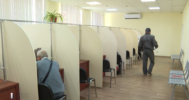 Прием по принципу одного окна организовали в тюменской службе судебных приставов