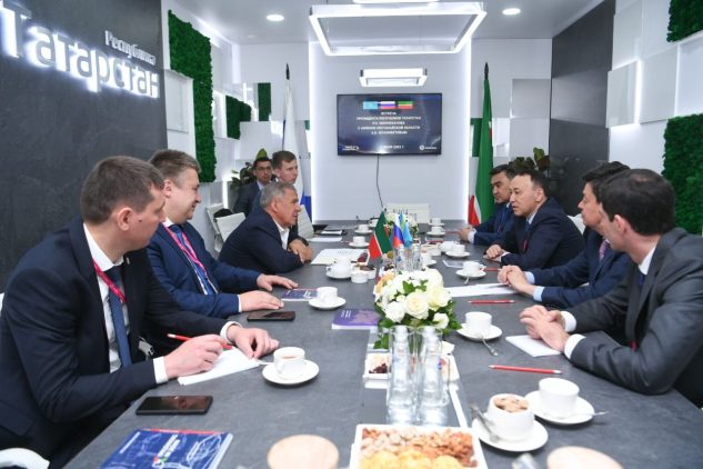 Минниханов провел встречу с Акимом Костанайской области Казахстана