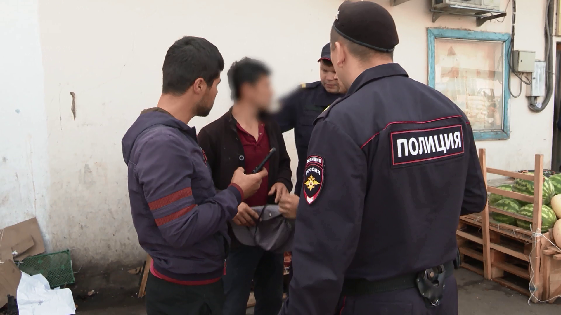 В Красноярске прошел рейд полицейских на выявление незаконных мигрантов