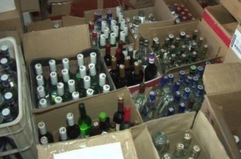 В красноярской полиции пропали почти 500 бутылок алкогольных вещдоков