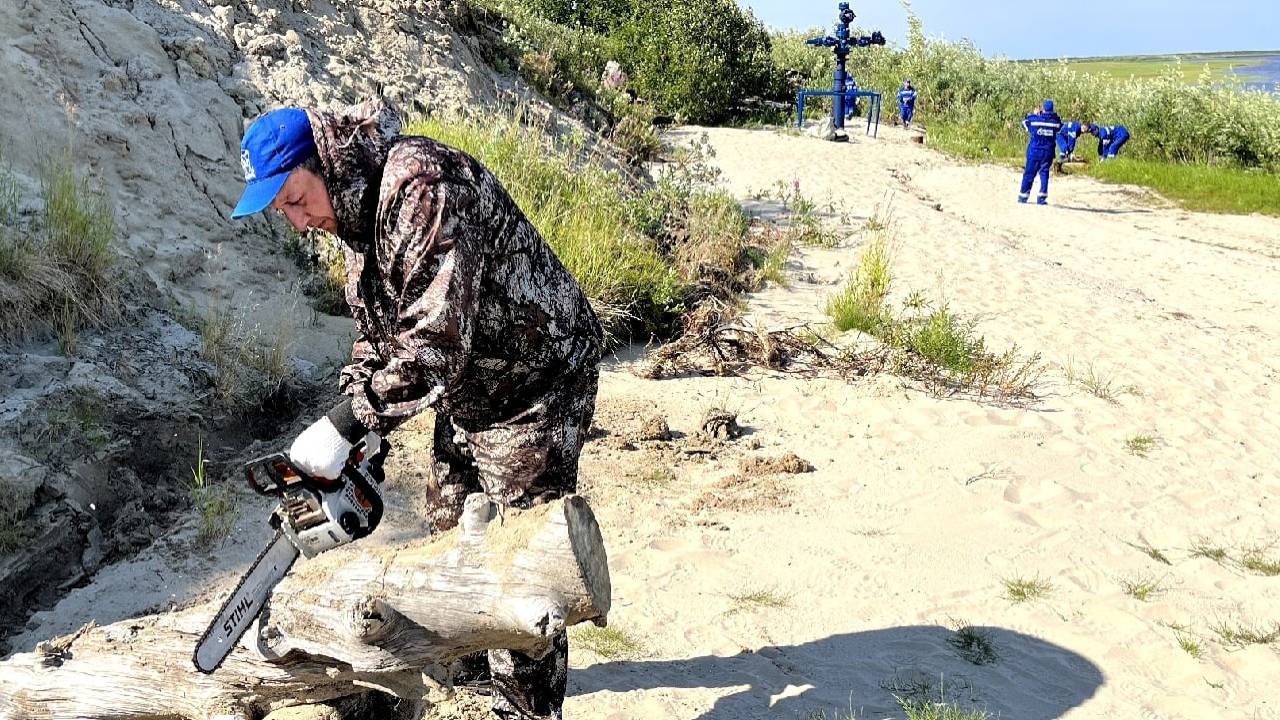 Символ Ямала: эковолонтеры очистили от мусора Мамеев мыс