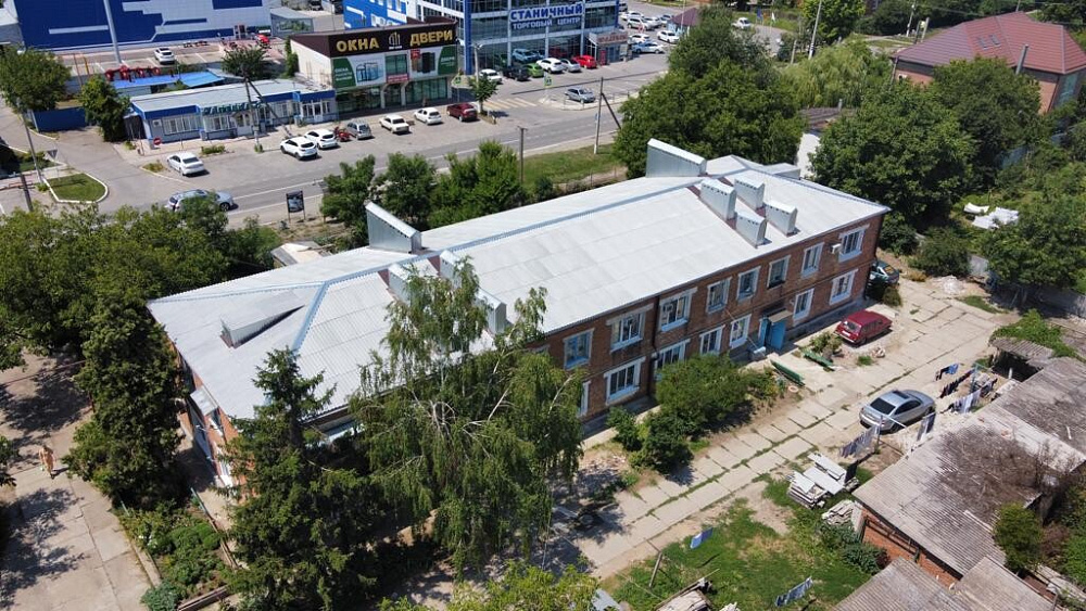 Больше 250 крыш многоэтажек отремонтировали на Кубани