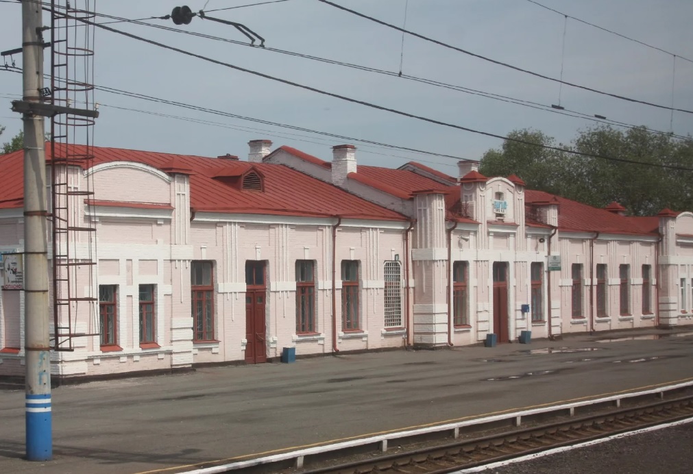 Три девочки-подростка на вокзале под Тюменью жестоко избили мужчину