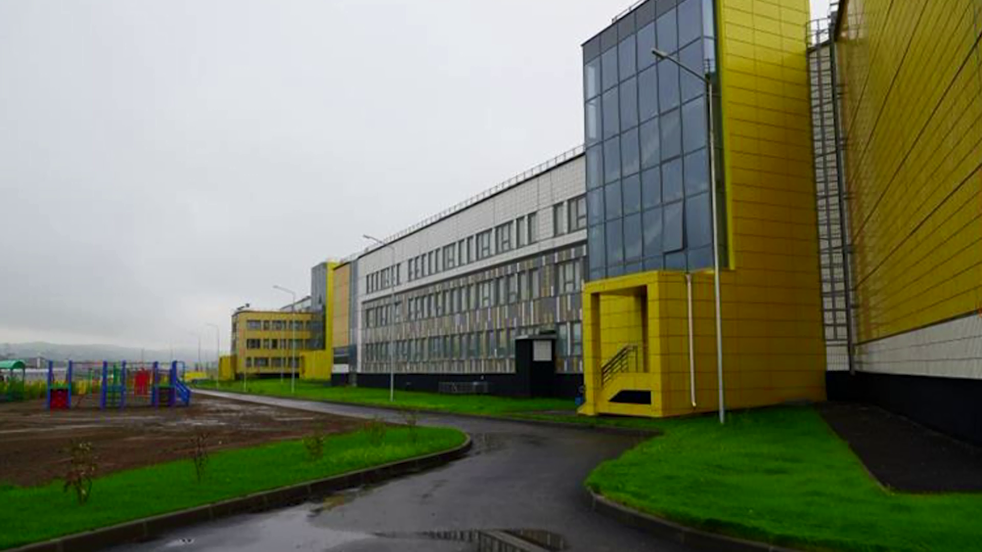 В Красноярске самая большая школа за Уралом получила разрешение на ввод в эксплуатацию