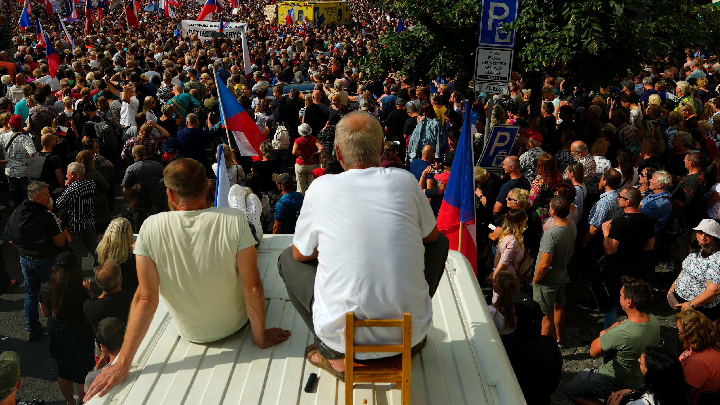 Вышедшие на митинг пражане пригрозили Петру Фиале революцией