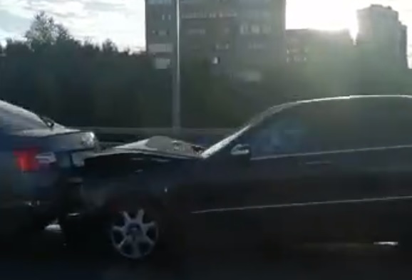 Семь авто столкнулись на Алтуфьевском шоссе в Москве