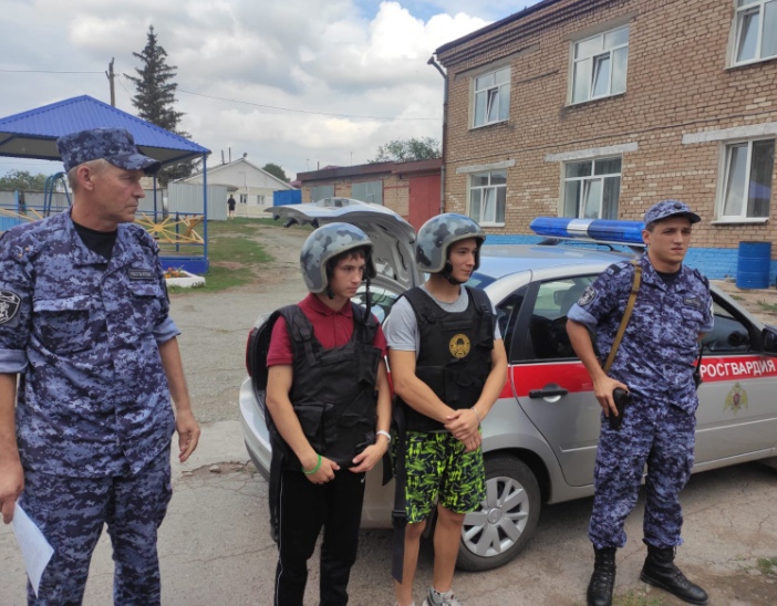 В Бугуруслане росгвардейцы задержали мошенника, находившегося в федеральном розыске