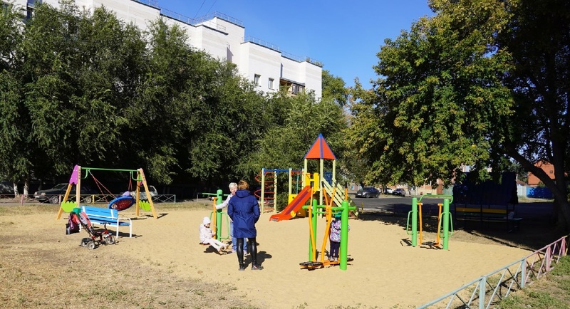 В Оренбурге завершается благоустройство дворовой территории на ул. Мусы Джалиля, 21