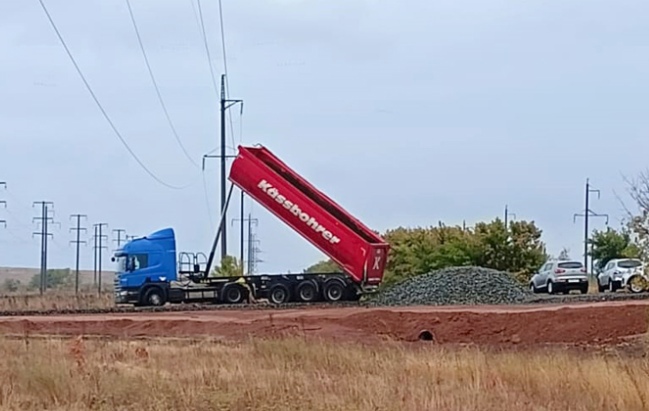 В Оренбурге пришлось спасать самосвал, повредивший ЛЭП