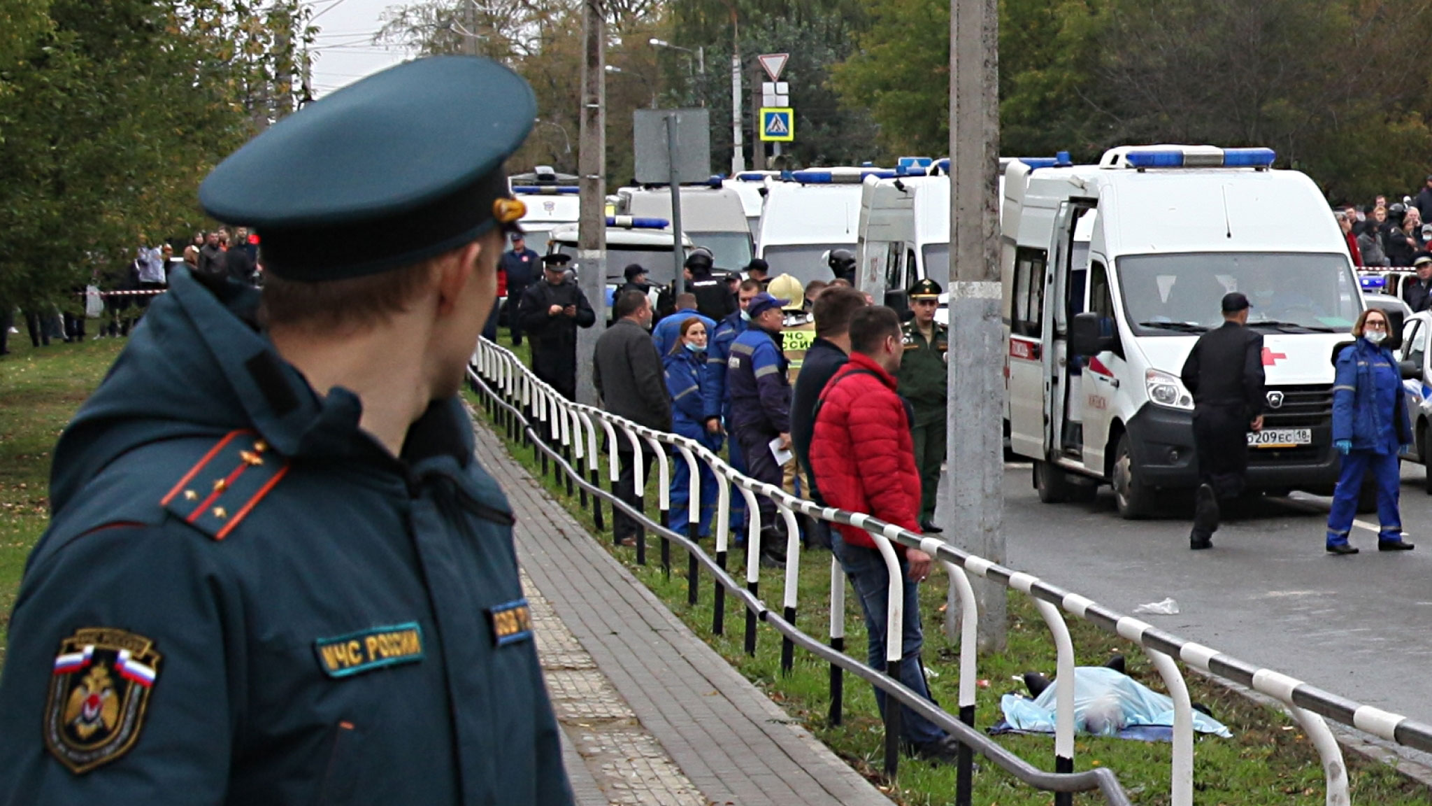 Пострадавшим при стрельбе в школе Ижевска окажут адресную помощь