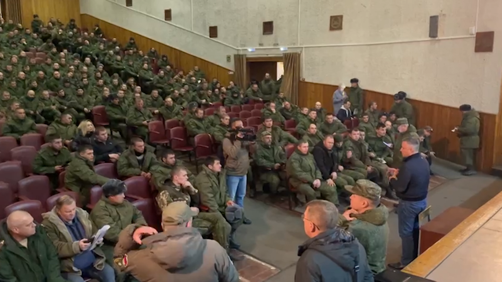 Губернатор Игорь Кобзев встречается в Новосибирской области с мобилизованными