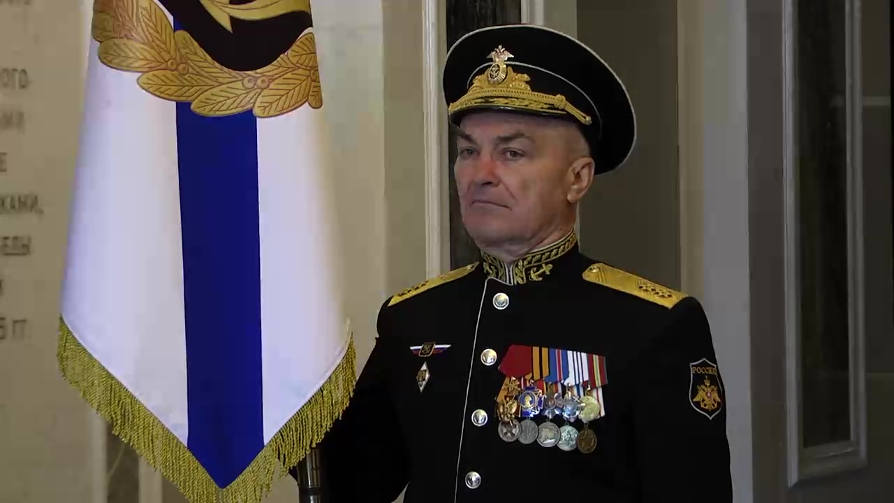 Вице-адмиралу Соколову вручен штандарт командующего Черноморским флотом