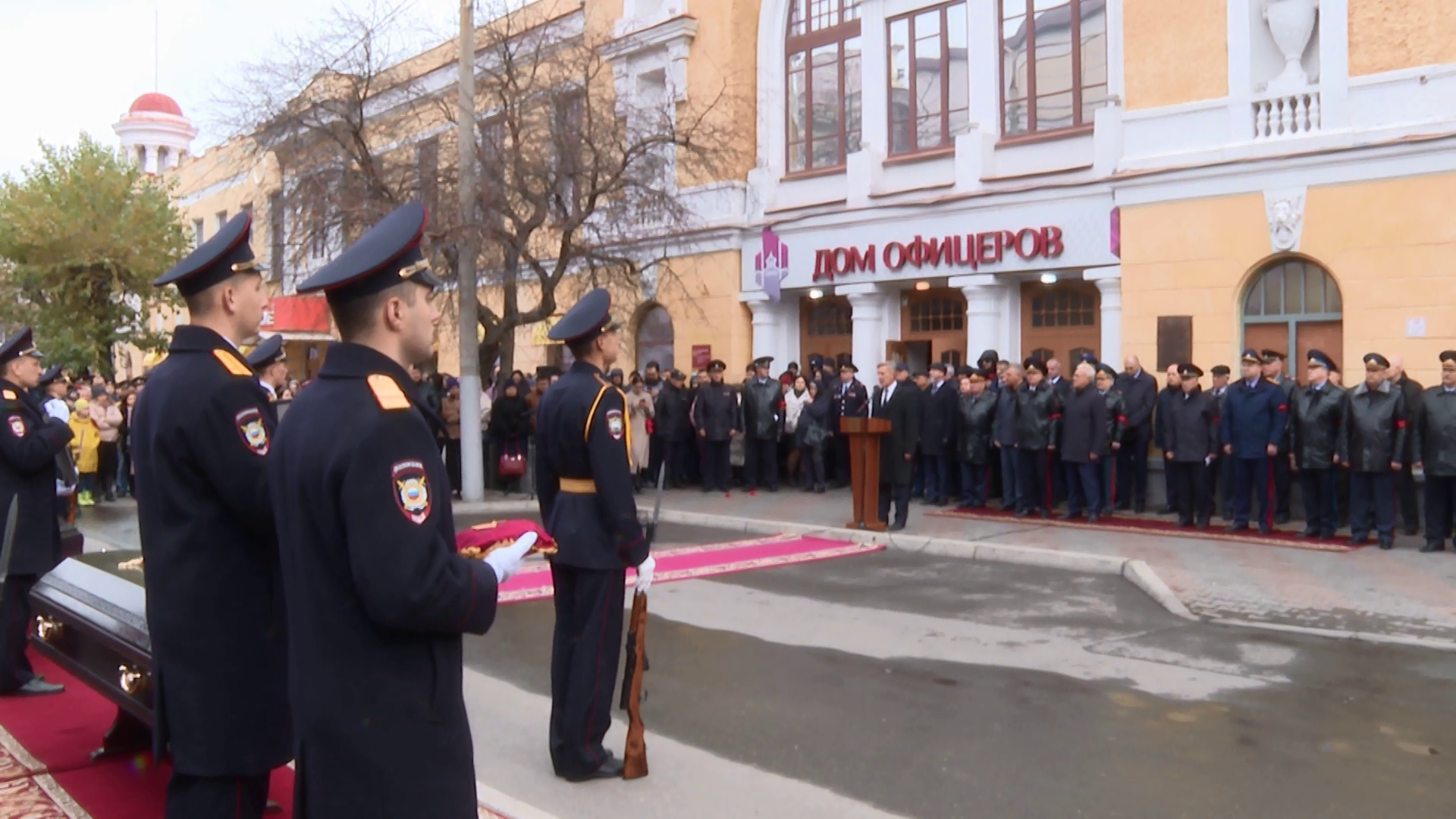 В Красноярске простились с тремя полицейскими, погибшими во время служебной командировки