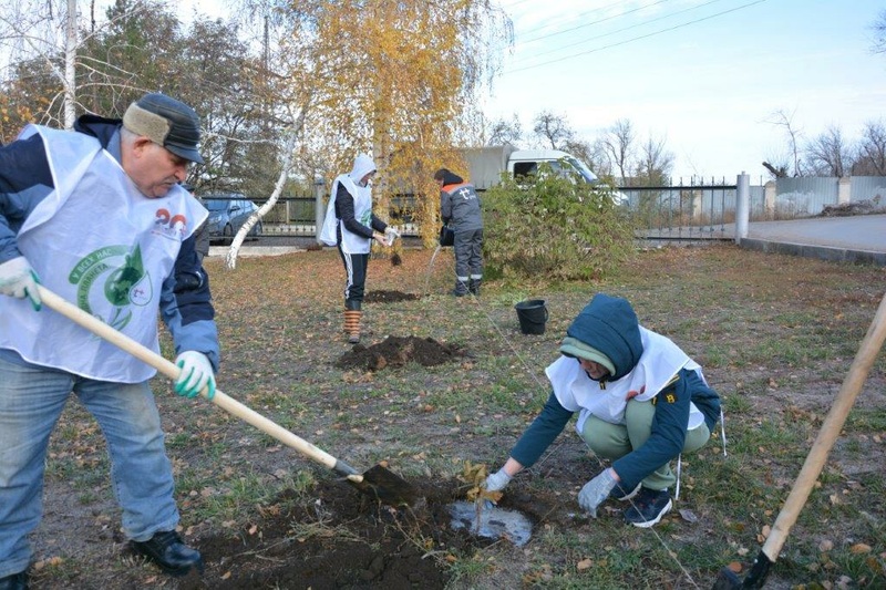 Т Плюс заложила аллею памяти у обелиска павшим воинам-энергетикам в Оренбурге
