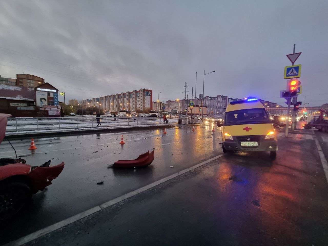Водитель в Тюмени спровоцировал ДТП с тремя автомобилями
