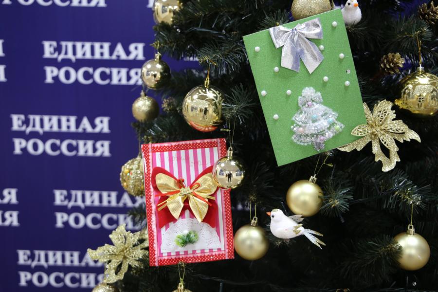Чеченские активисты отправили бойцам СВО новогодние открытки и подарки