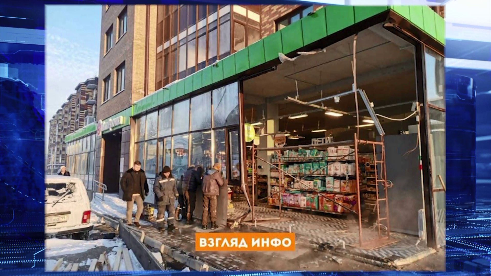 В Минусинске водитель протаранил витрину супермаркета и скрылся с места ДТП, бросив свой автомобиль