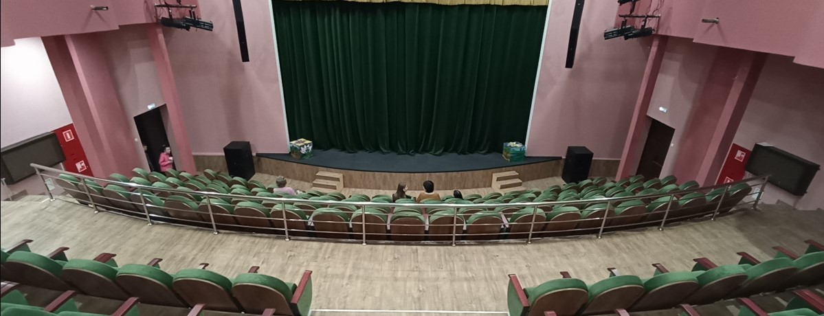 Первый спектакль после десятилетнего ремонта дали в большом зале туапсинского ТЮЗе