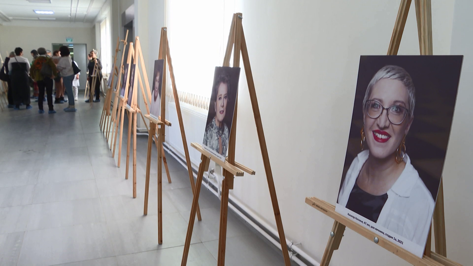 В Красноярском онкодиспансере открылась фотовыставка "Жизнь после"