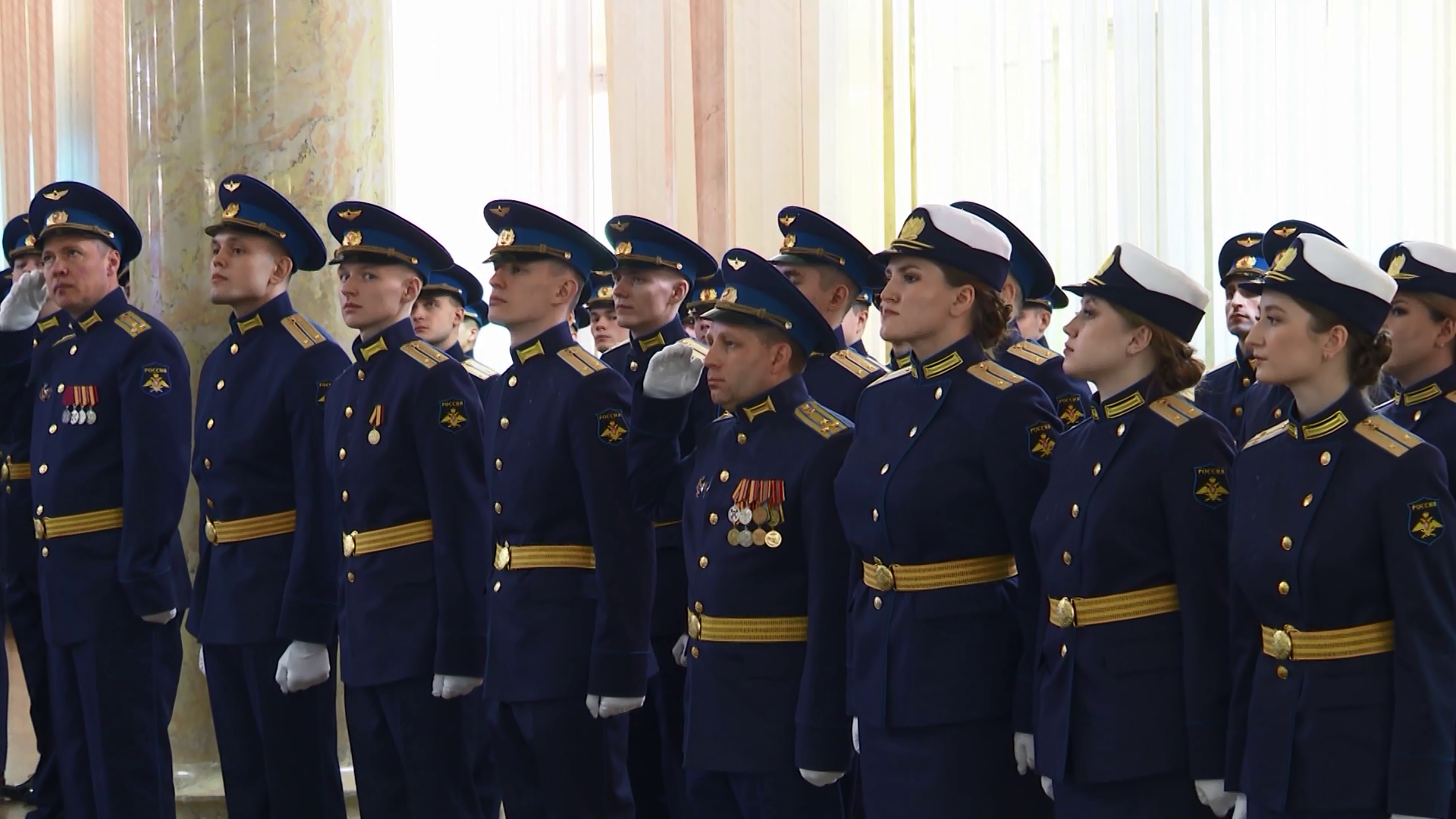 Выпускникам военного учебного центра СФУ присвоили первые офицерские звания