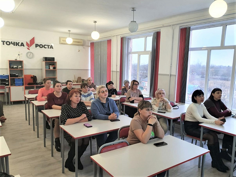На Кубани родителям девятиклассников рассказали о правилах поступления в колледжи и техникумы