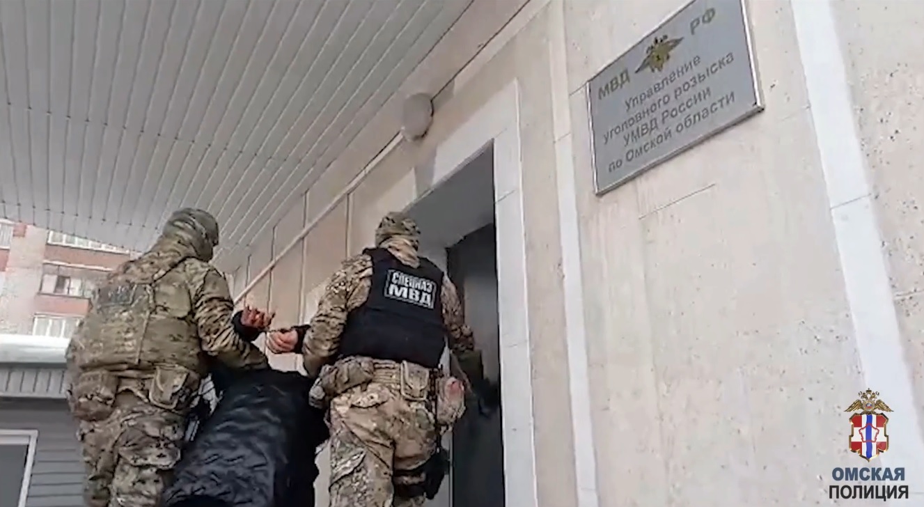 В Омске мужчина "заказал" жену за четыре тысячи евро