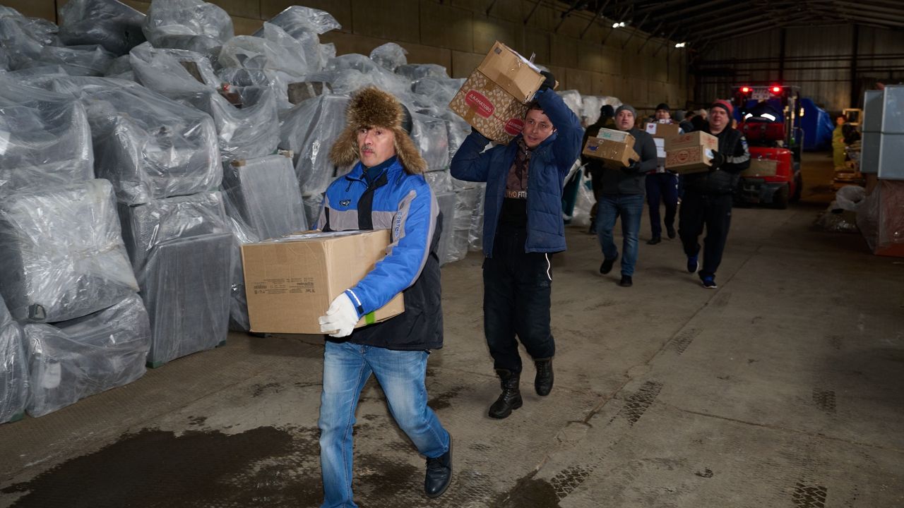 Волонтеры на Ямале собрали 20 тонн гуманитарной помощи для участников СВО