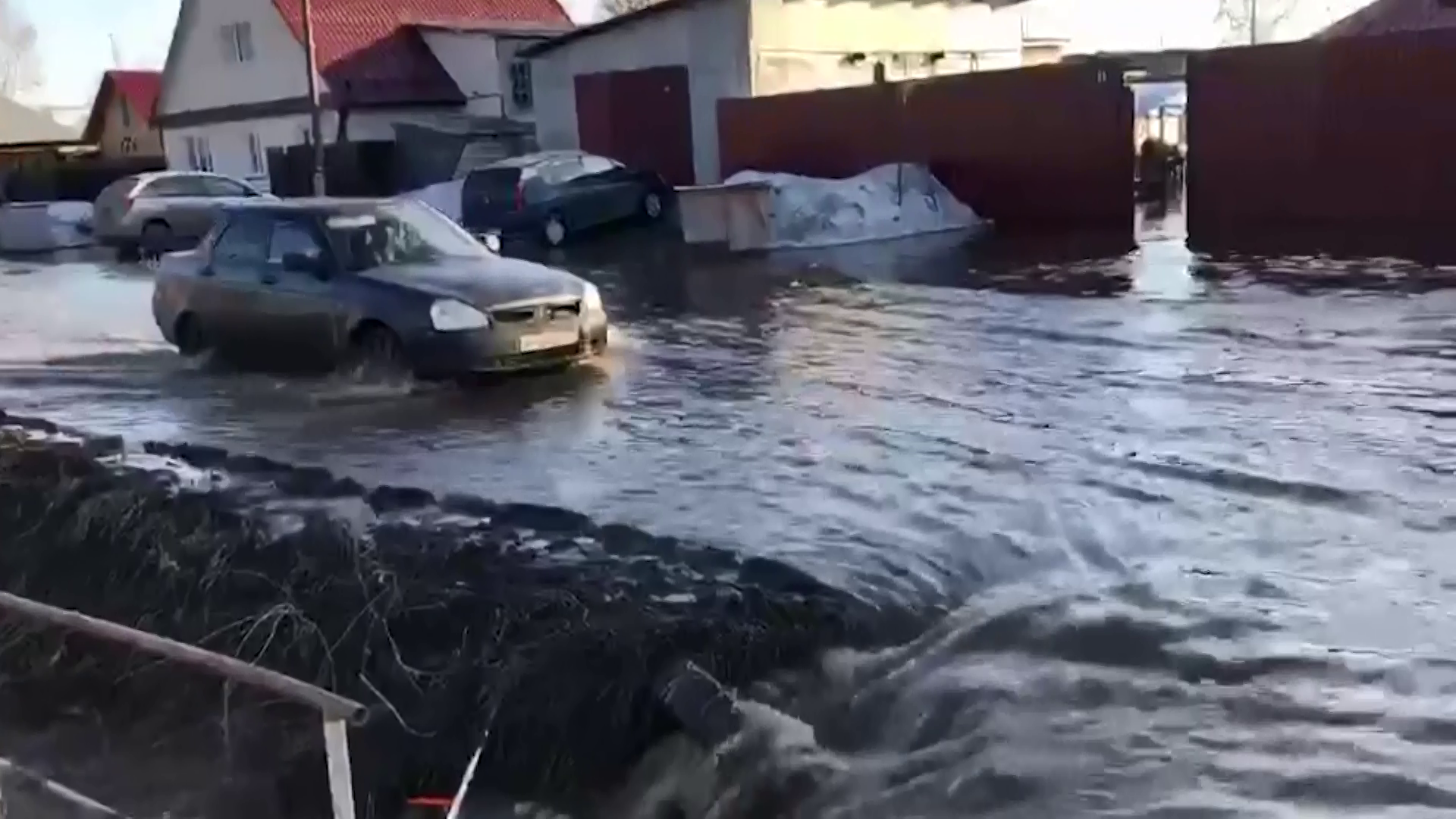 В Назарове серьезно топит частный сектор
