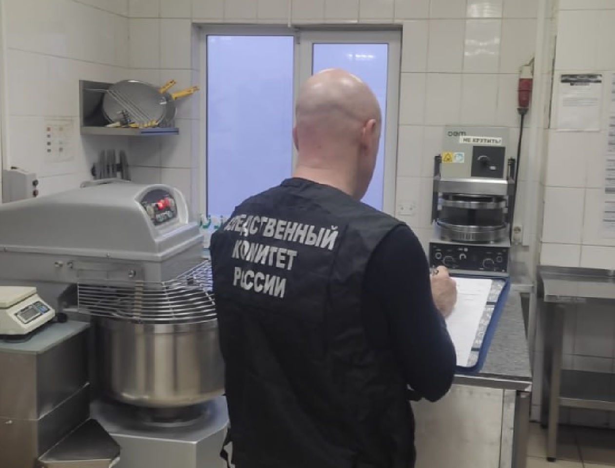 Более 20 человек оказались в больнице после похода в пиццерию в Коврове
