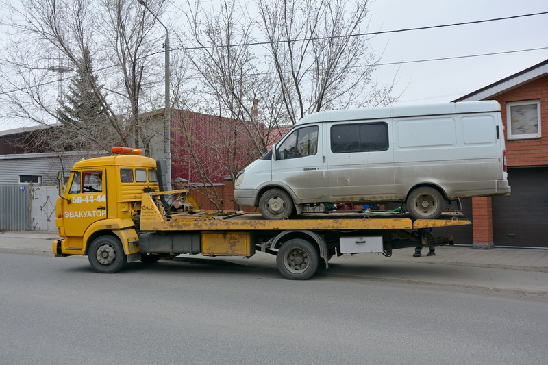 У жителя Оренбурга арестовали микроавтобус за долги по теплу