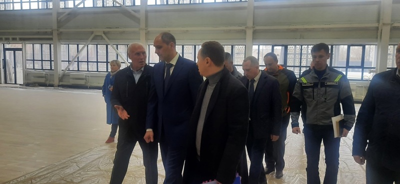 Денис Паслер проинспектировал несколько социально важных объектов в Орске