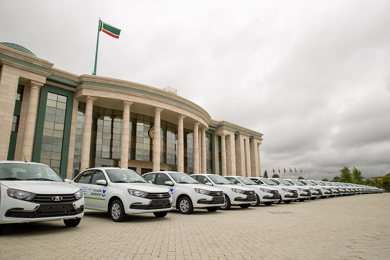 Минздрав Чечни пополнил автопарк