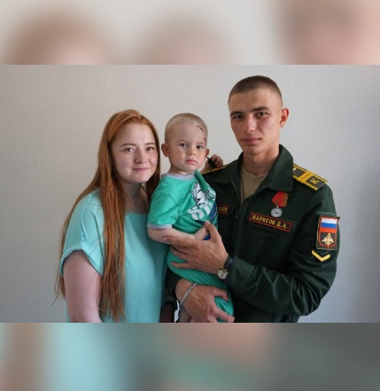 В Бузулуке ключи от новых квартир получили дети-сироты, в том числе участник СВО