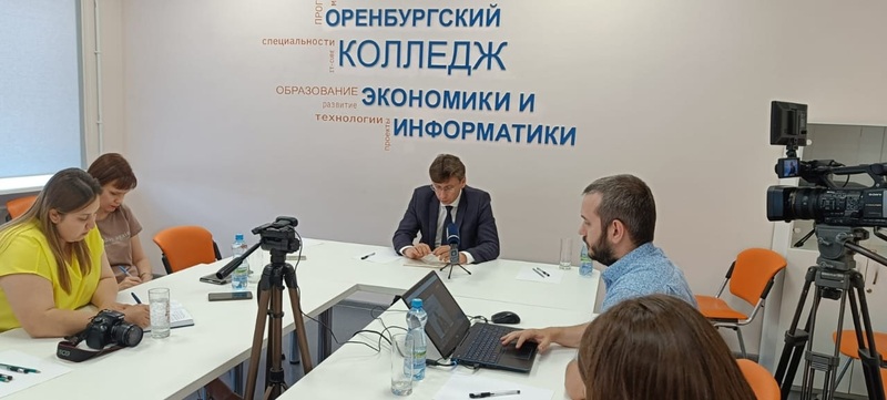Министр образования сообщил, когда и где будут поздравлять выпускников Оренбуржья