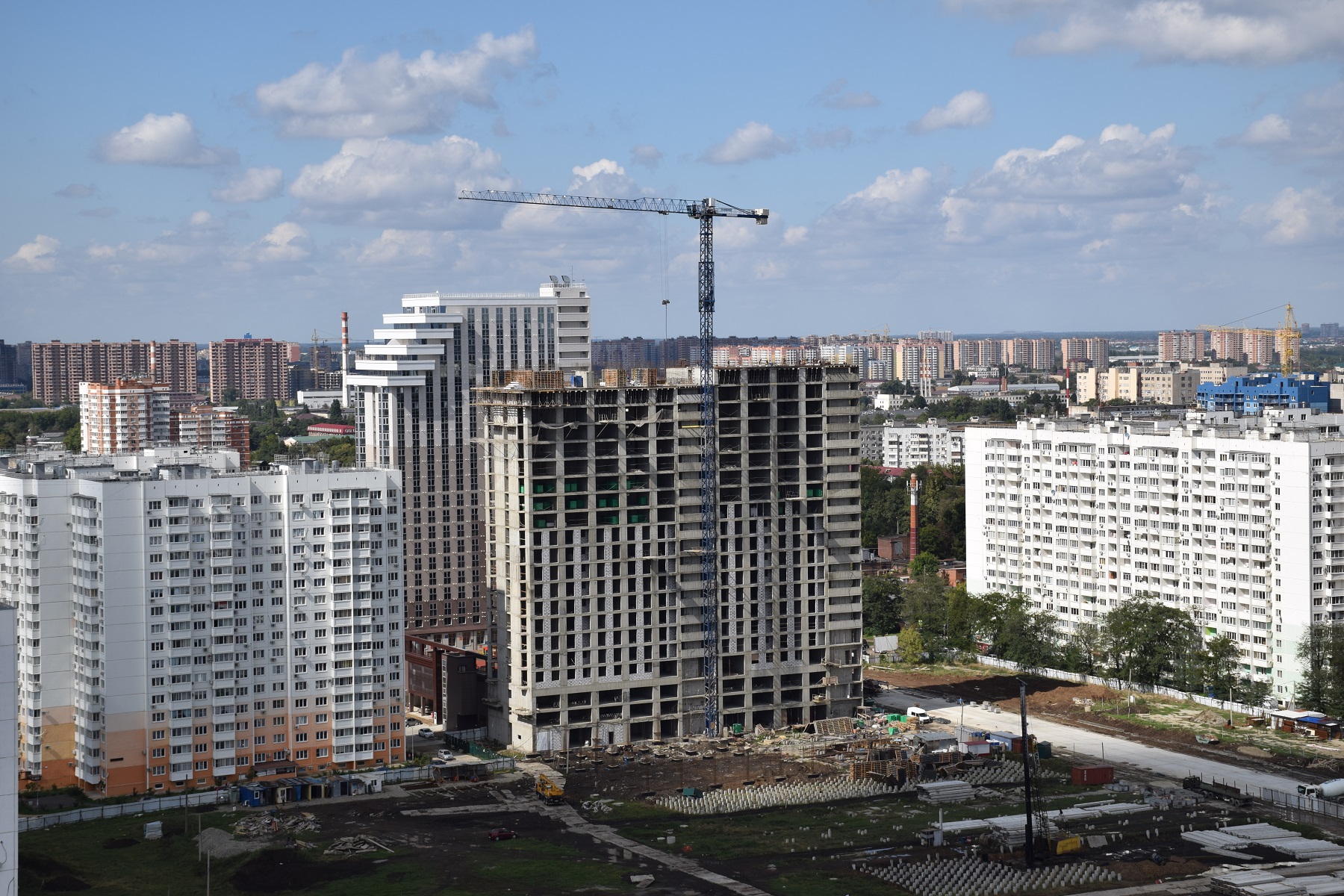 В Краснодаре ввели режим ЧС на территории местного ЖК