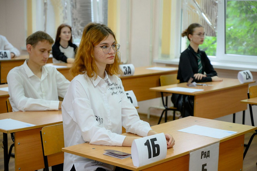 В Краснодарском крае 138 выпусников сдали первый ЕГЭ на сто баллов