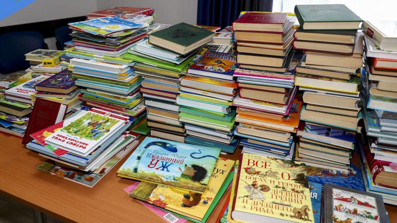 Сотни книг собрали на Ямале для библиотек Донецкой и Луганской народных республик