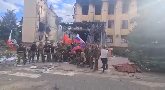 Освобождение Лисичанска: брали "аккуратно", первыми вошли казаки