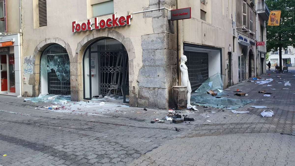 Во Франции вынесены первые приговоры погромщикам