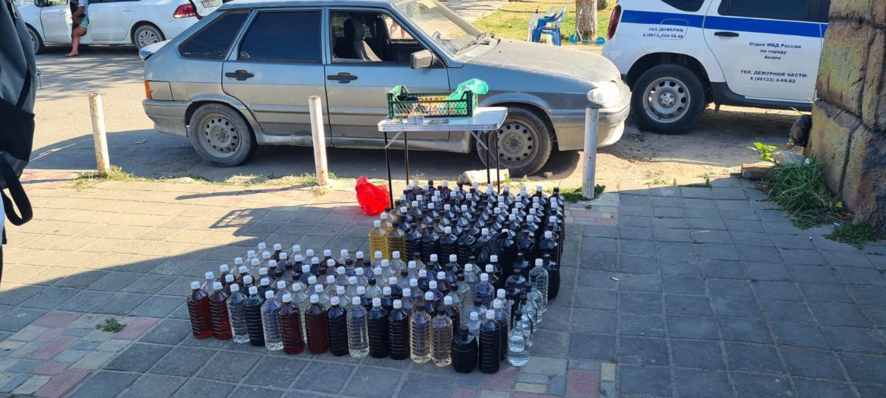 Больше двух тонн нелегального алкоголя изъяли полицейские в Анапе