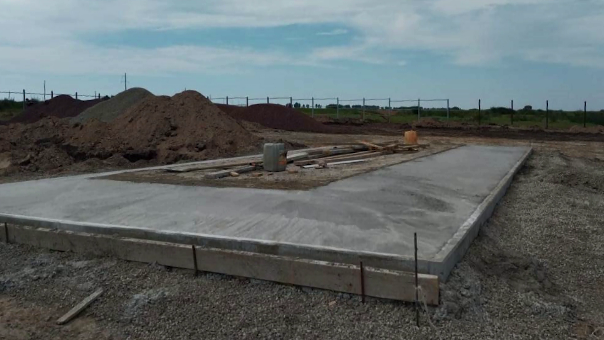 В поселке Анаш Новоселовского района строят водоочистной комплекс