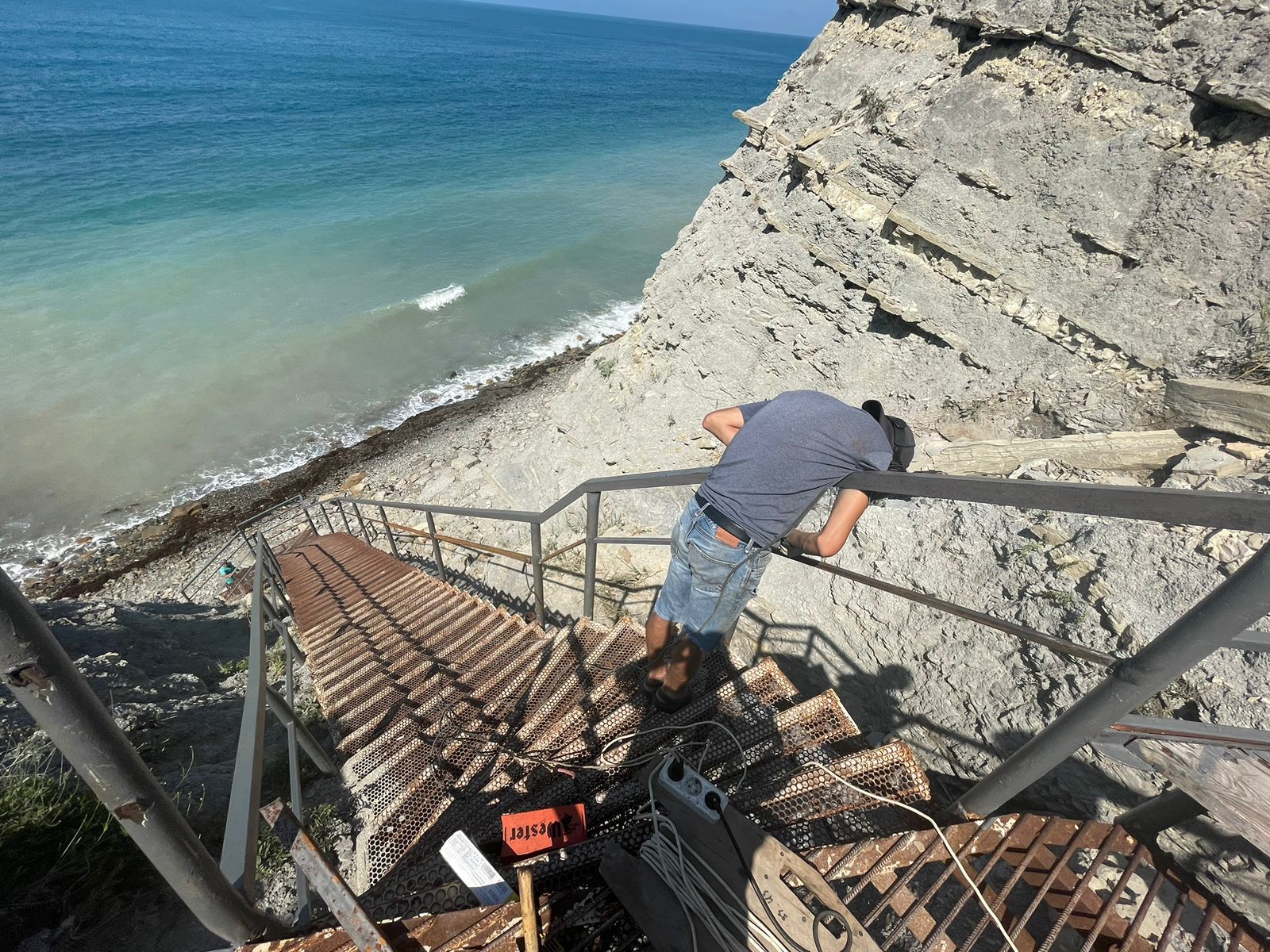Спуски к морю в Анапе станут светлее и безопаснее