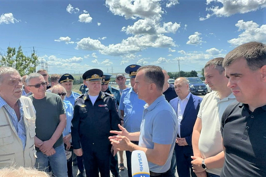 В районе Крымского моста открыты три накопительные парковки