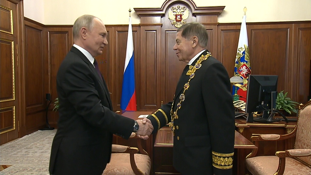 Путин предложил увековечить память председателя Верховного суда Лебедева